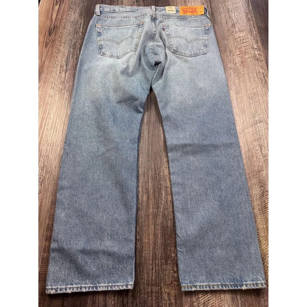 Levis 501 Original Fit Distressed Light Wash Straight Leg Jeans 36x30 005013612